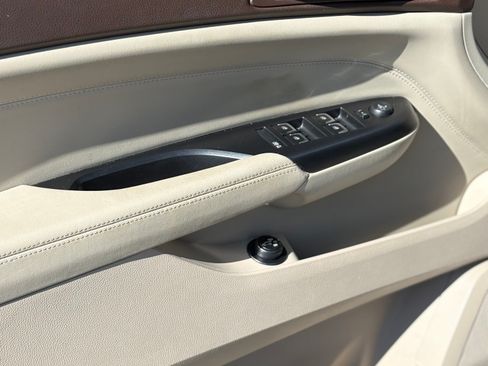 Used 2014 Cadillac SRX Performance w/ Driver Awareness Package image 8