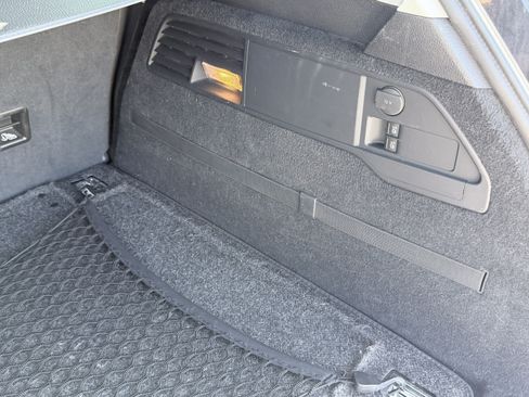 Used 2014 Volkswagen Touareg VR6 image 24