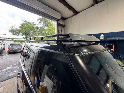 Used 2010 Land Rover Range Rover HSE LUX image 13