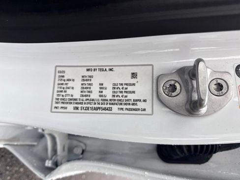 Used 2023 Tesla Model 3 Standard Range image 11