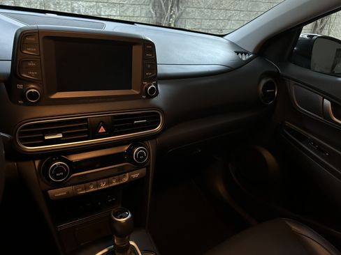 Used 2021 Hyundai Kona Limited w/ Cargo Package image 10