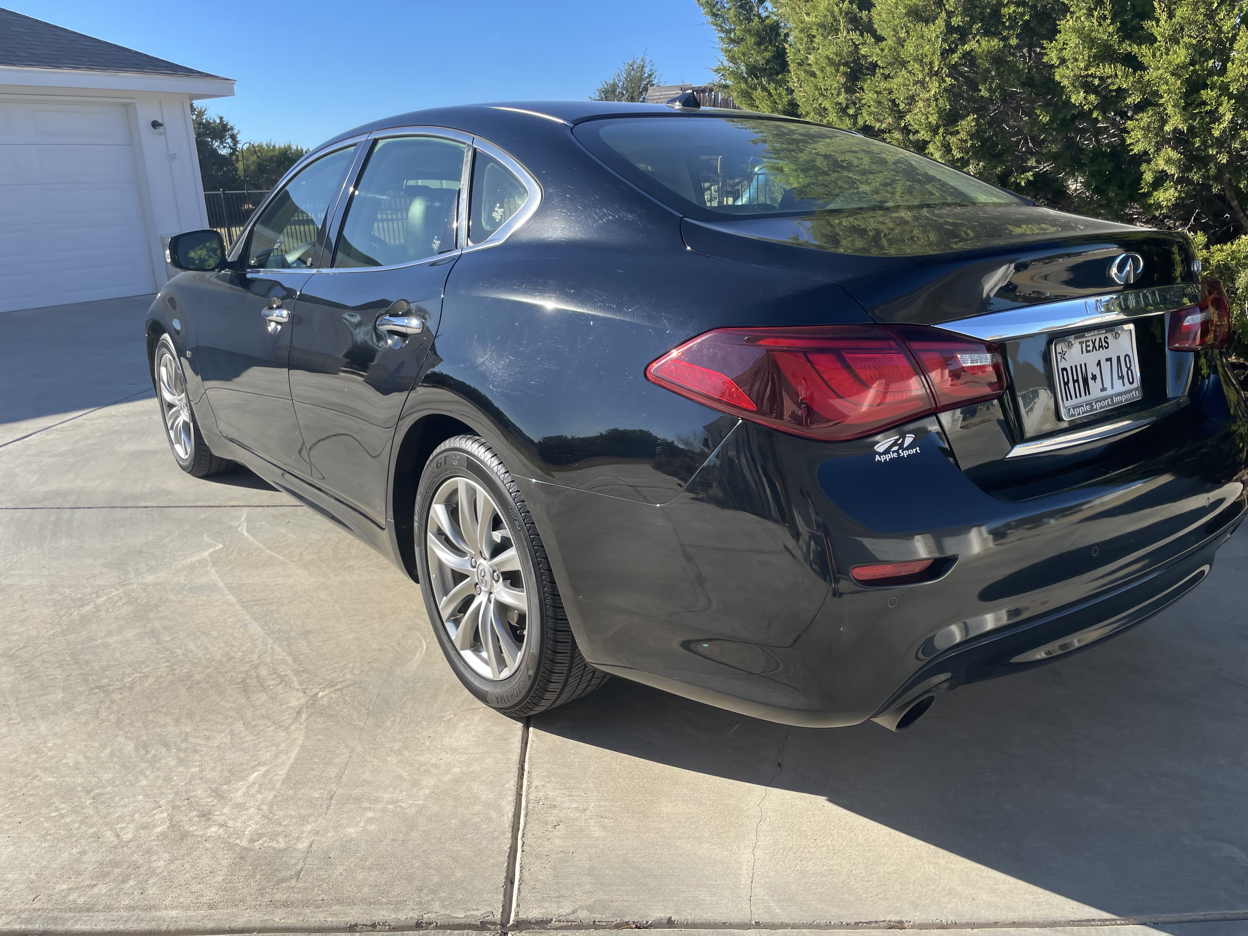 Used 2015 INFINITI Q70 3.7 RWD image 6