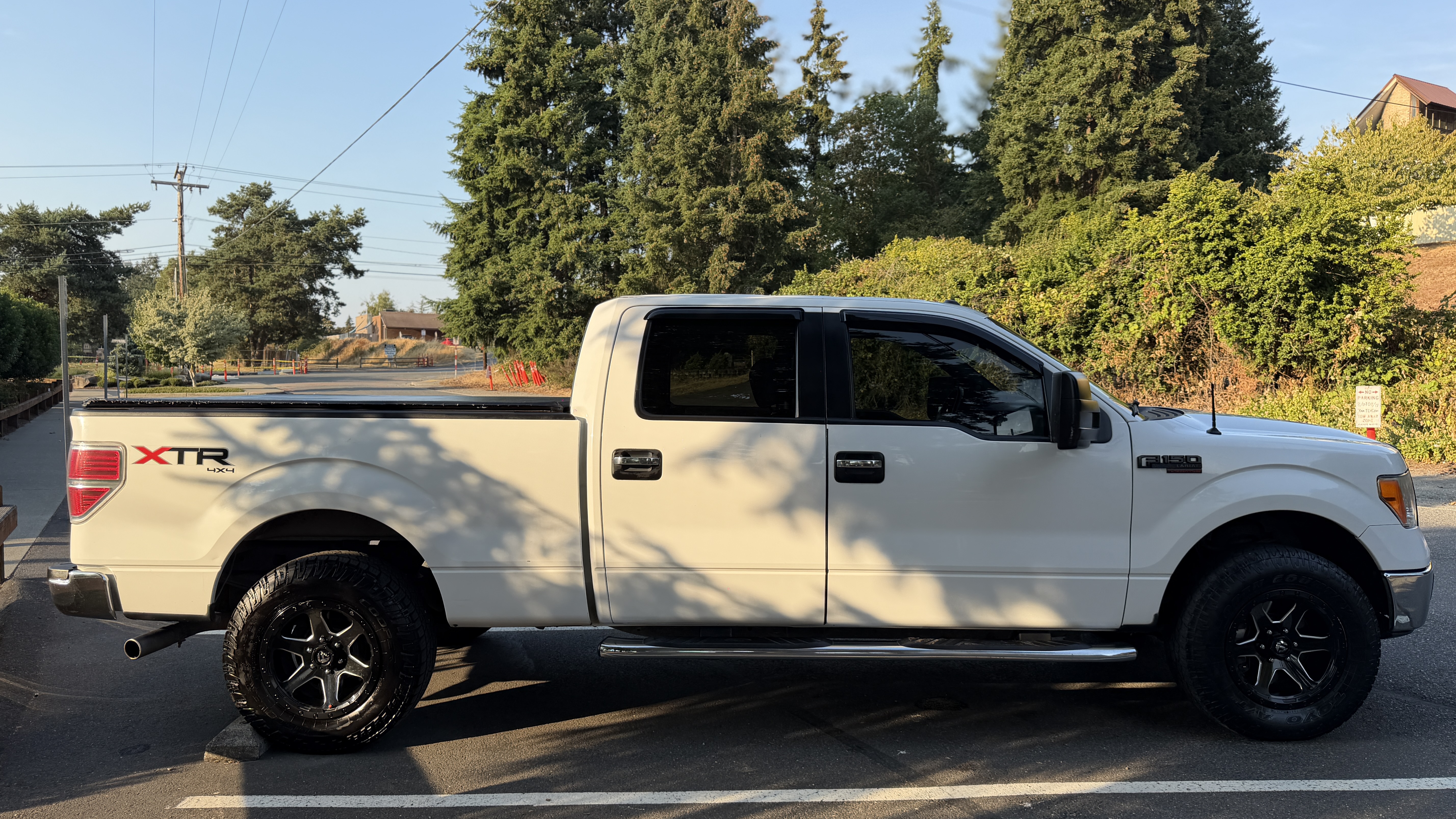 Used 2013 Ford F150 XLT w/ Luxury Equipment Group AWD/4WD image 2