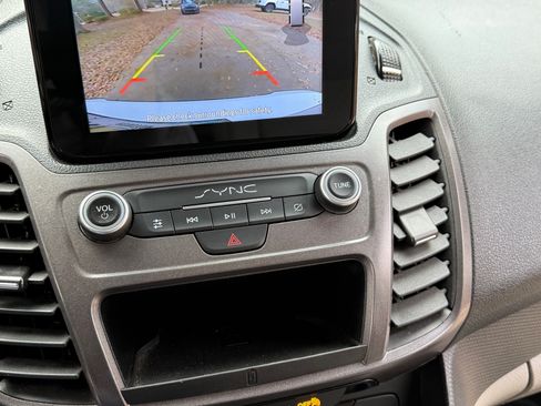 Used 2020 Ford Transit Connect XLT image 17