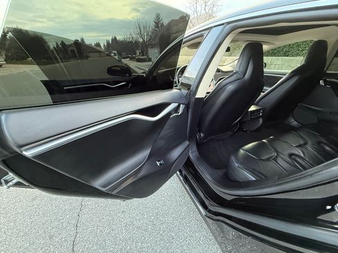 Used 2013 Tesla Model S image 29