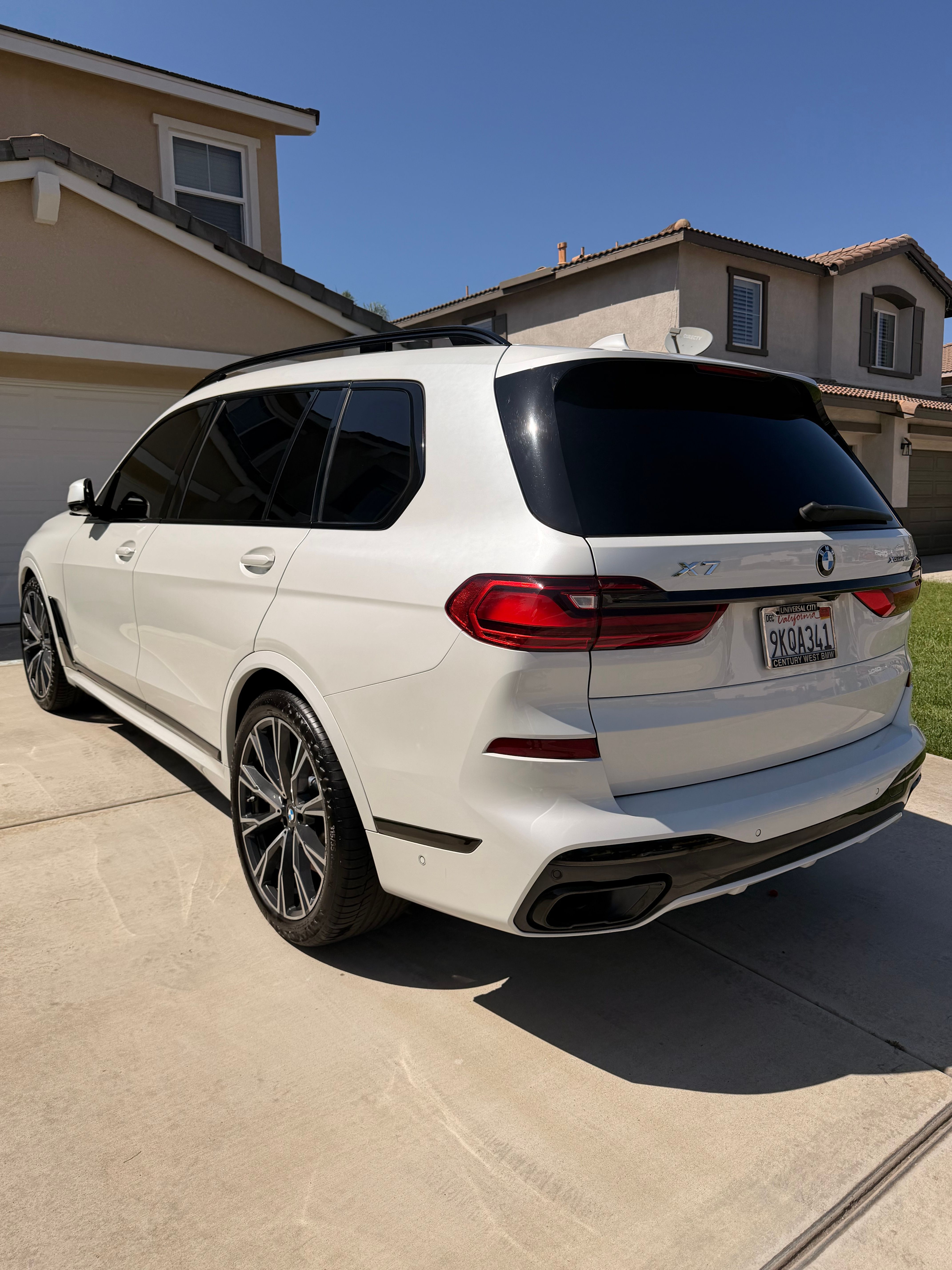 Used 2021 BMW X7 xDrive40i w/ M Sport Package AWD/4WD image 6