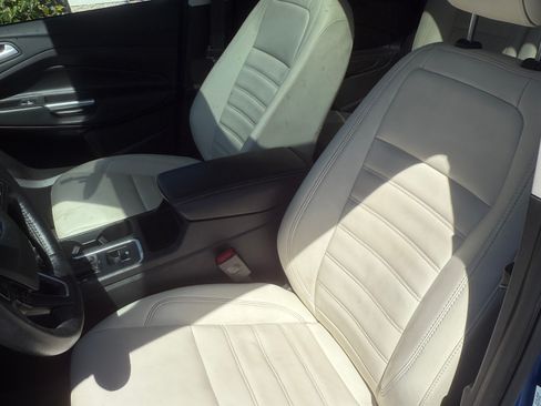 Used 2018 Ford Escape SEL w/ SEL Sport Appearance Package AWD/4WD image 4