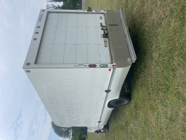 Used 2016 GMC Savana 4500 RWD image 9