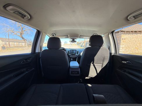 Used 2018 Chevrolet Equinox LT image 27