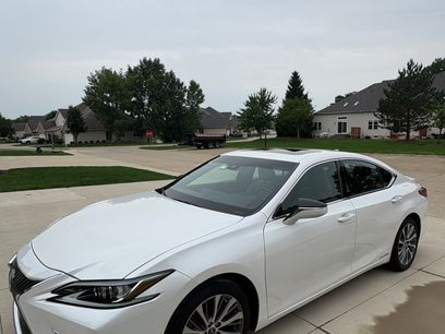 Used 2020 Lexus ES 300h w/ Premium Package