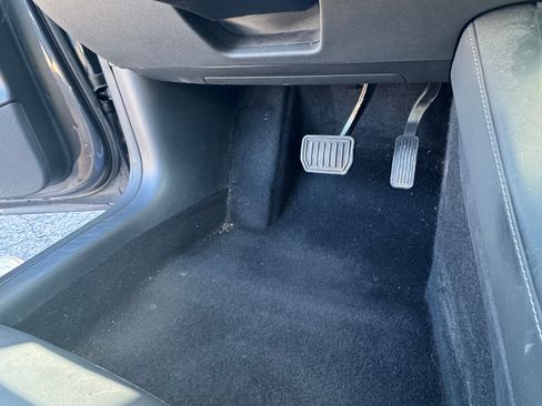 Used 2023 Tesla Model 3 Standard Range image 12