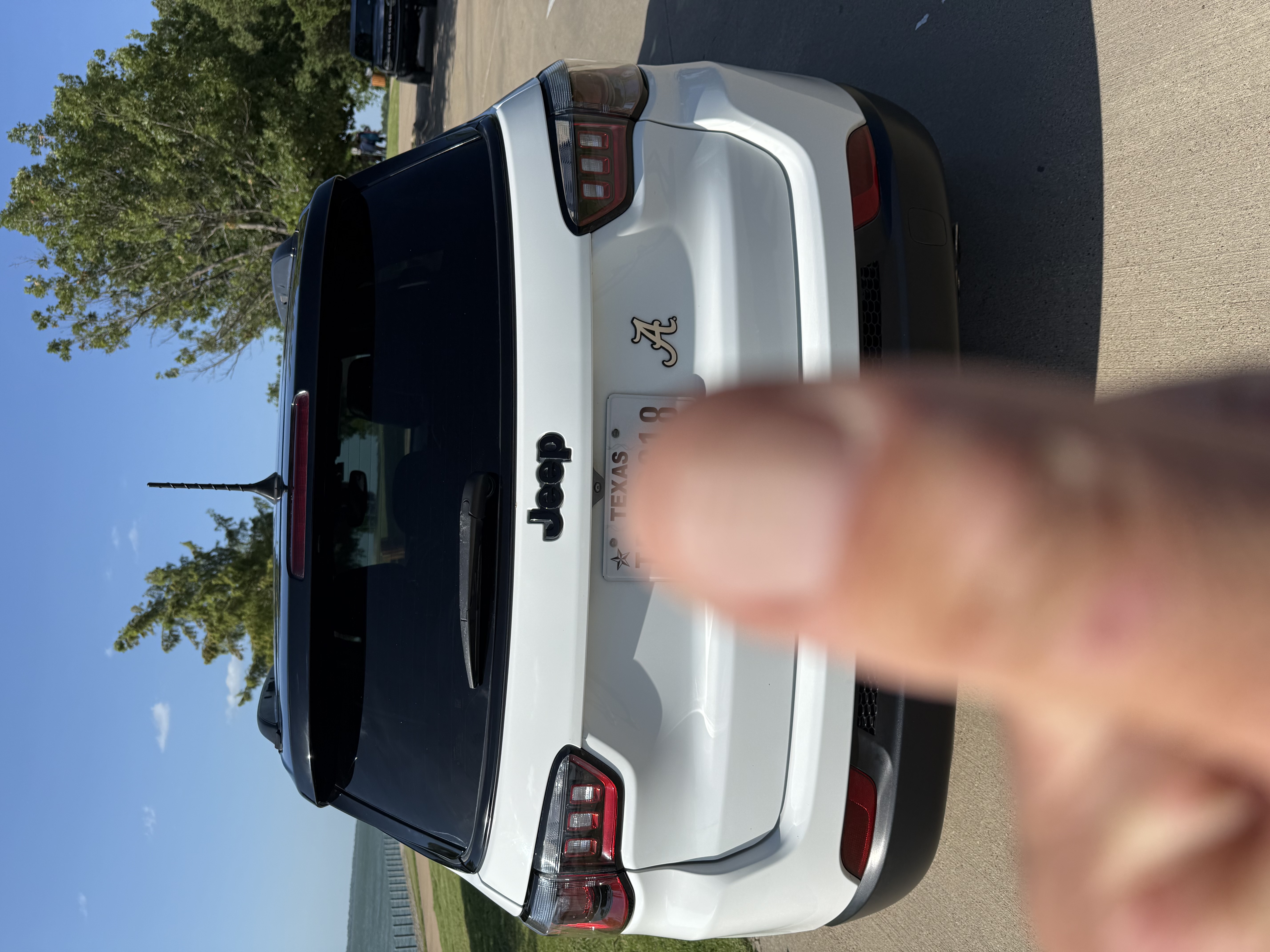 Used 2022 Jeep Compass Latitude w/ Sun and Sound Group FWD image 6