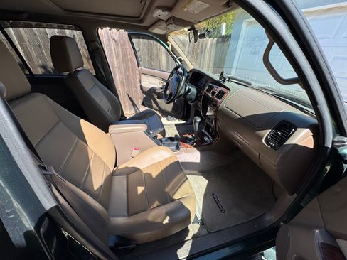 Used 2000 Toyota 4Runner SR5 RWD image 18