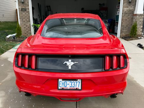 Used 2017 Ford Mustang V6 Coupe 2D image 4