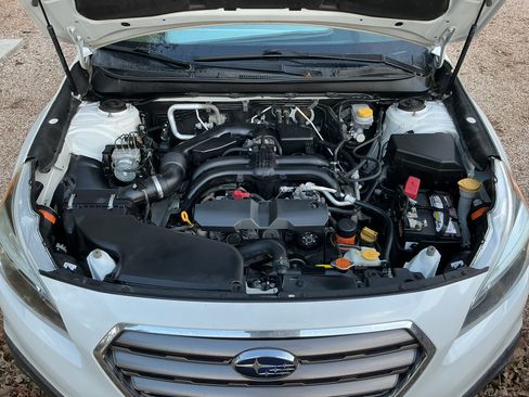 Used 2017 Subaru Outback 2.5i Touring image 6