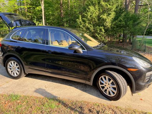 Used 2012 Porsche Cayenne AWD/4WD image 15