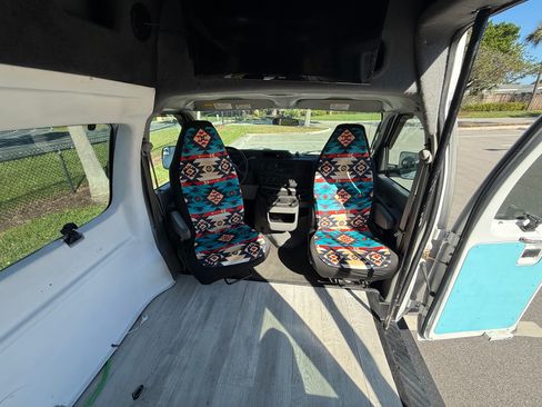 Used 2014 Ford E-250 and Econoline 250 Extended Van 3D w/ Power Group image 29