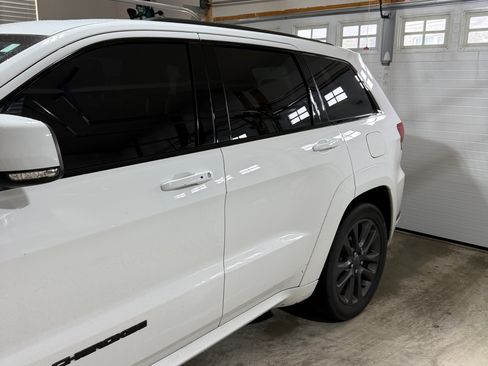 Used 2018 Jeep Grand Cherokee High Altitude AWD/4WD image 11
