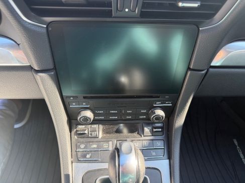 Used 2017 Porsche 911 Carrera image 9