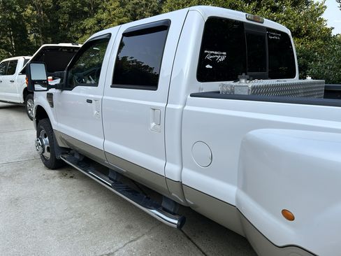 Used 2010 Ford F350 Lariat image 6