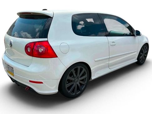 Used 2008 Volkswagen R32 AWD/4WD image 6