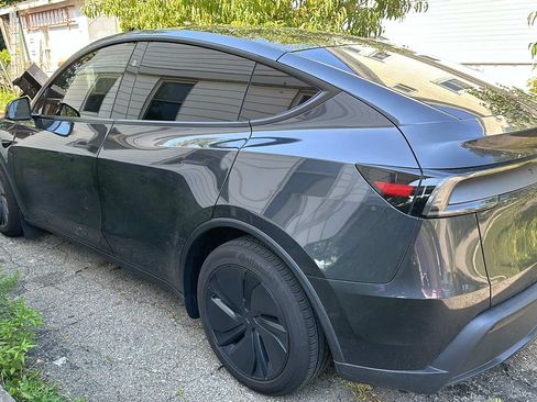 Used 2026 Tesla Model Y Long Range image 2