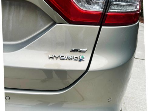 Used 2015 Ford Fusion SE image 6