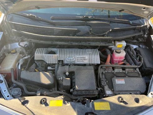 Used 2014 Toyota Prius V Three image 21