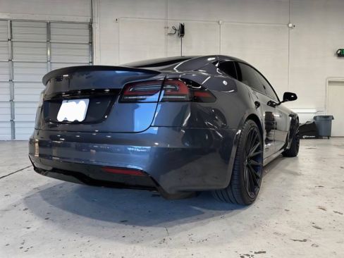 Used 2022 Tesla Model S Plaid image 10