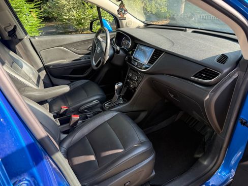 Used 2018 Buick Encore Essence AWD/4WD image 5