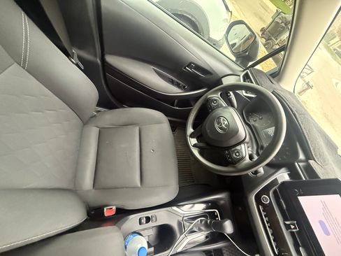 Used 2024 Toyota Corolla LE image 5