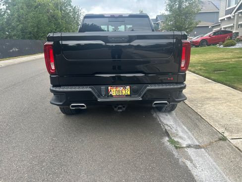 Used 2021 GMC Sierra 1500 AT4 w/ Technology Package AWD/4WD image 8