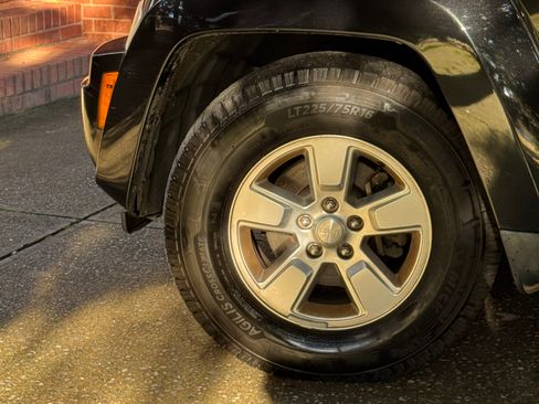 Used 2012 Jeep Liberty Sport w/ Popular Equipment Group image 21