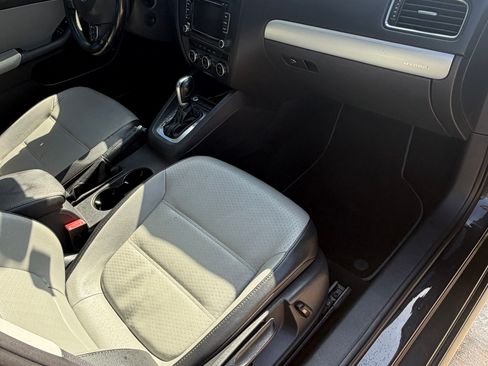 Used 2013 Volkswagen Jetta SE FWD image 15