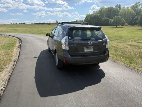 Used 2014 Toyota Prius V Three FWD image 5