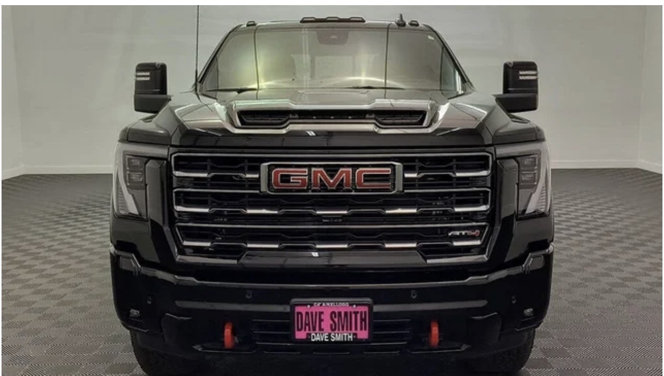 Used 2026 GMC Sierra 3500 AT4 w/ AT4 Premium Plus Package AWD/4WD image 4