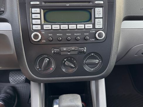 Used 2009 Volkswagen Jetta SE image 19