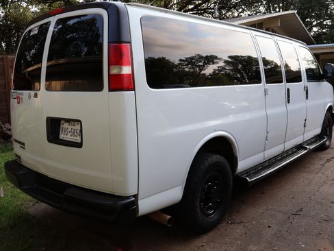 Used 2014 Chevrolet Express 3500 LT w/ LT Preferred Equipment Group image 5