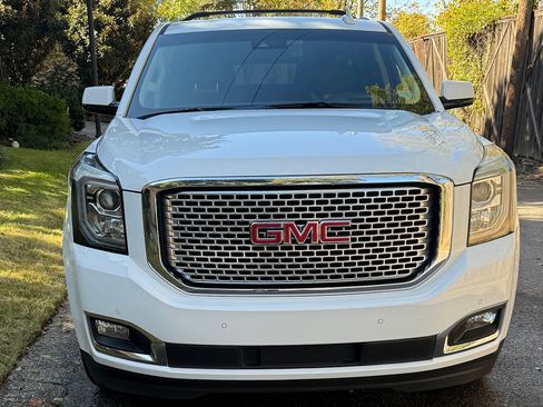 Used 2016 GMC Yukon XL Denali w/ Open Road Package image 16