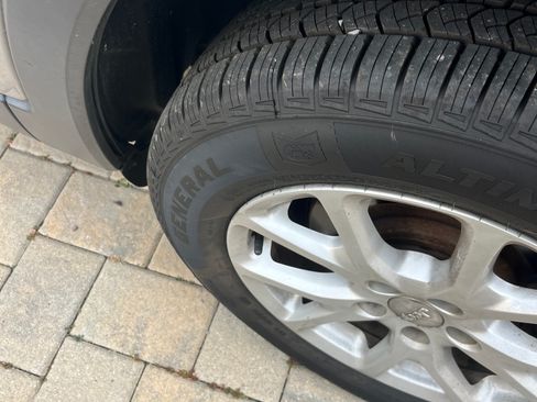 Used 2017 Jeep Cherokee Latitude w/ True North Edition image 14