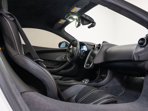 Used 2019 McLaren 570S Coupe image 18