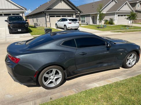 Used 2016 Chevrolet Camaro LT RWD image 9