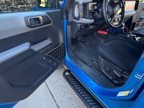 Used 2023 Ford Bronco Badlands image 11