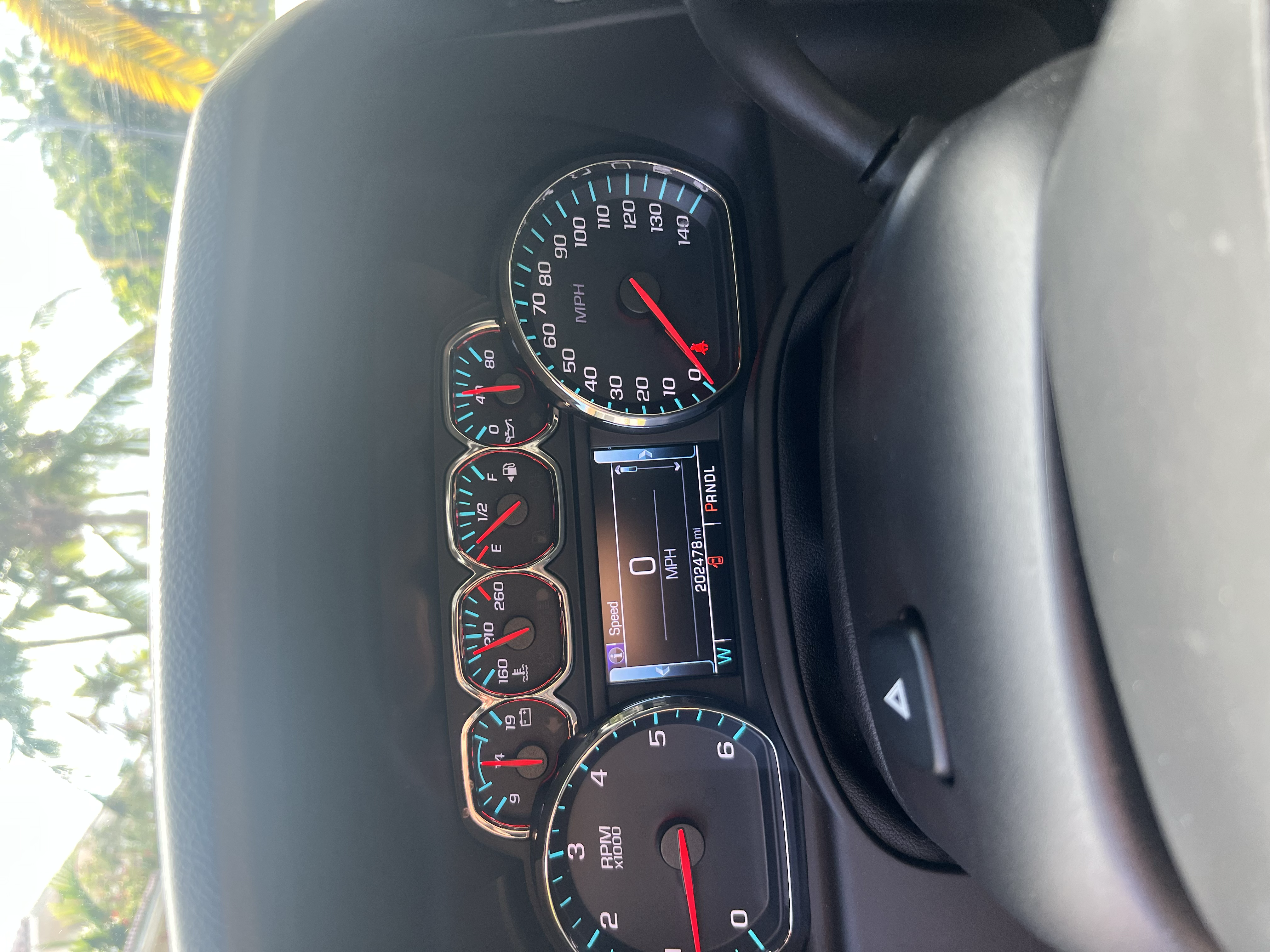 Used 2019 Chevrolet Suburban LT w/ Luxury Package RWD image 10