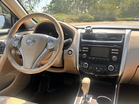 Used 2015 Nissan Altima 2.5 SL w/ Moonroof Package FWD image 14