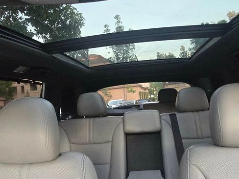 Used 2015 Kia Sorento SX image 11