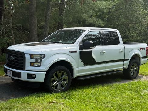 Used 2016 Ford F150 XLT w/ Equipment Group 302A Luxury AWD/4WD image 4