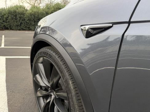 Used 2021 Tesla Model X Long Range image 13