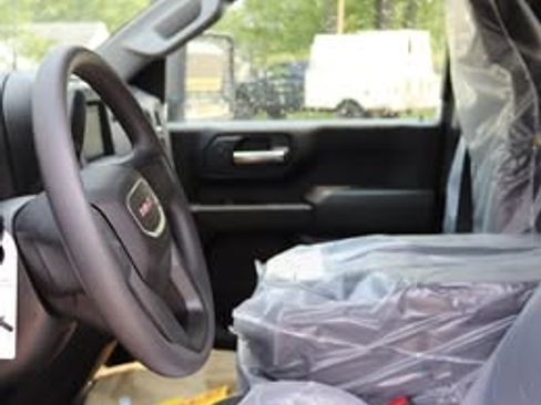 Used 2023 GMC Sierra 3500 Pro w/ Convenience Package image 16