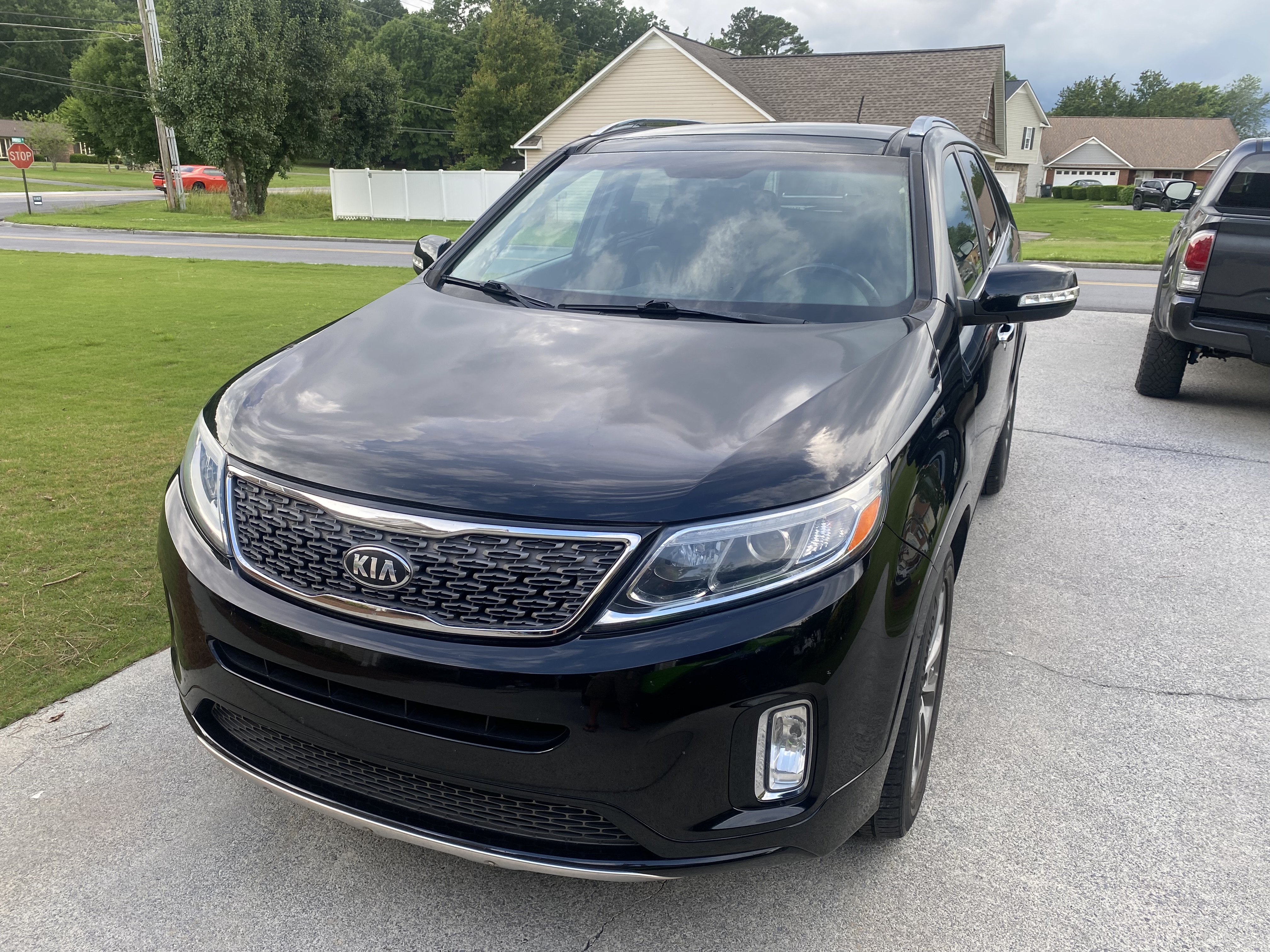 Used 2015 Kia Sorento SX FWD image 2